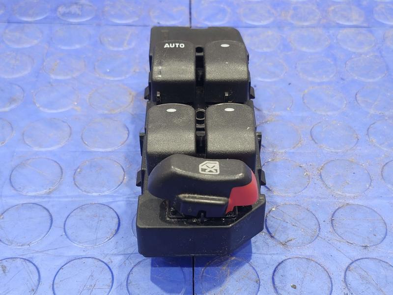 2009 Chevrolet Malibu Door Switch Front