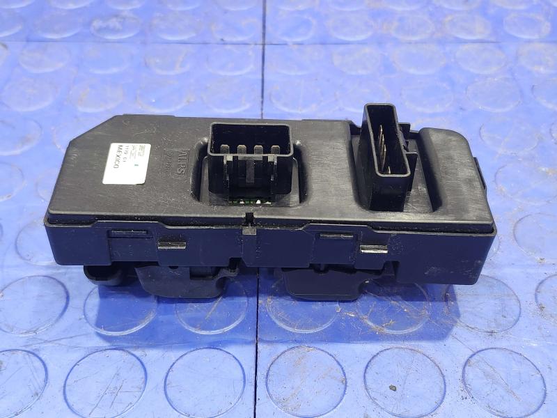 2009 Chevrolet Malibu Door Switch Front