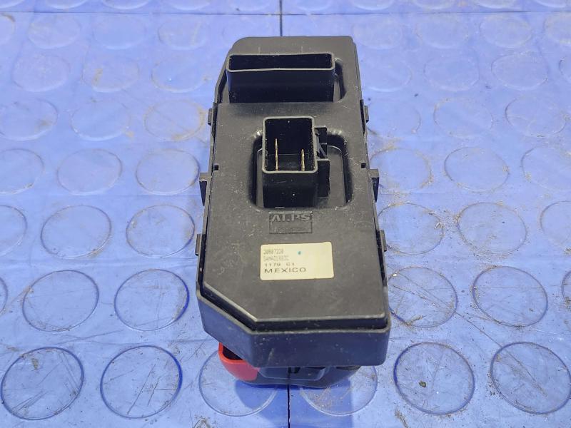 2009 Chevrolet Malibu Door Switch Front