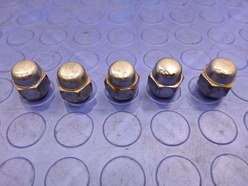 2015 Nissan Altima Lug Nuts