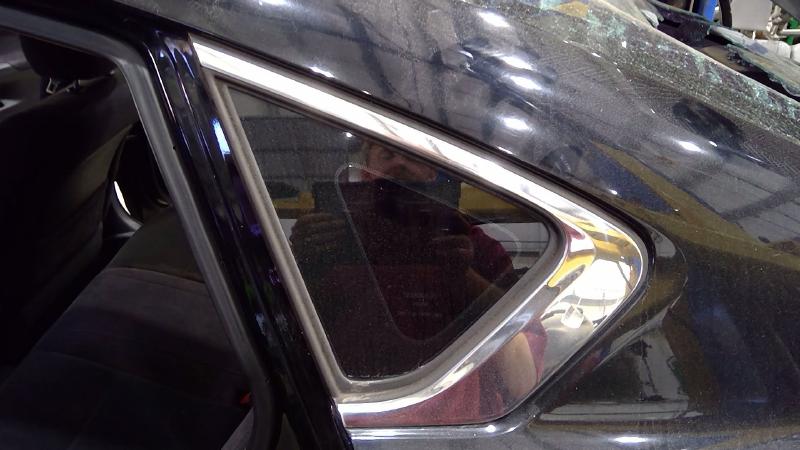 2013 Nissan Altima Quarter Glass/Window