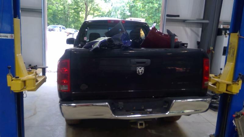 2005 Dodge Ram 1500 Front Door Regulator