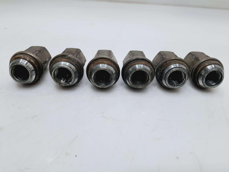 2013 Chevrolet Traverse Lug Nuts