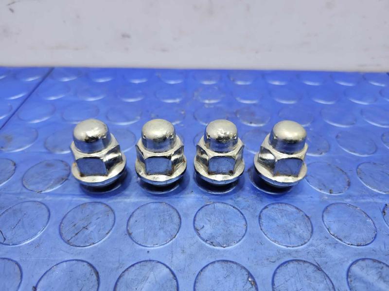 2018 Kia Rio Lug Nuts