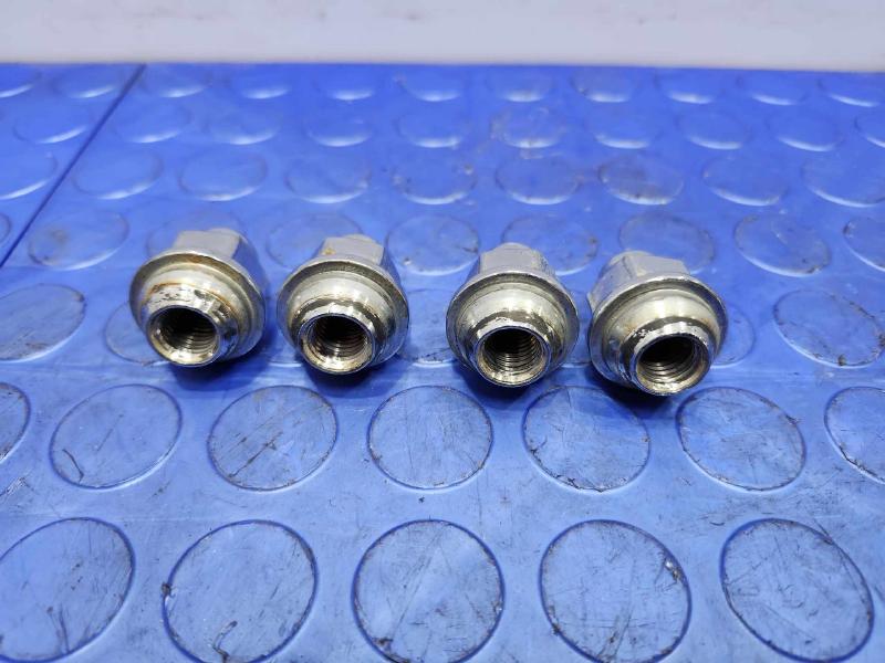 2018 Kia Rio Lug Nuts