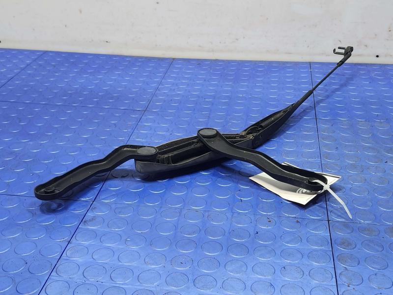 2006 Mercedes CLS-Class Wiper Arm