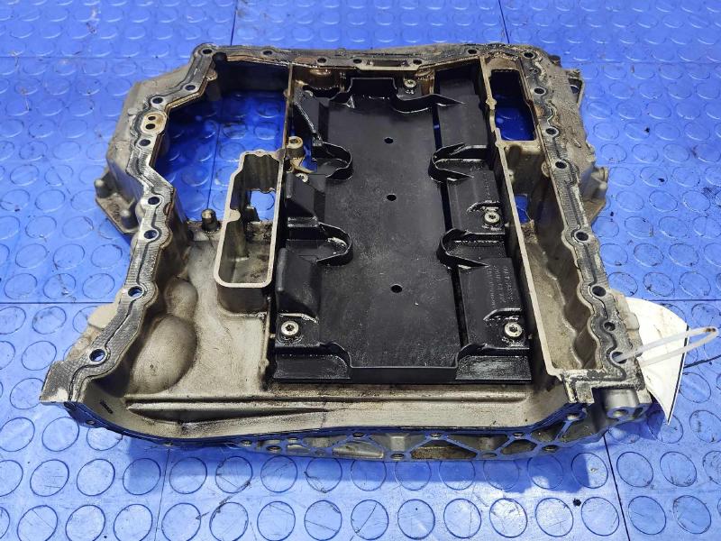 2017-2019 Audi Q7 3.0L Upper Engine Oil Pan Genuine OEM Part 06E103601BH