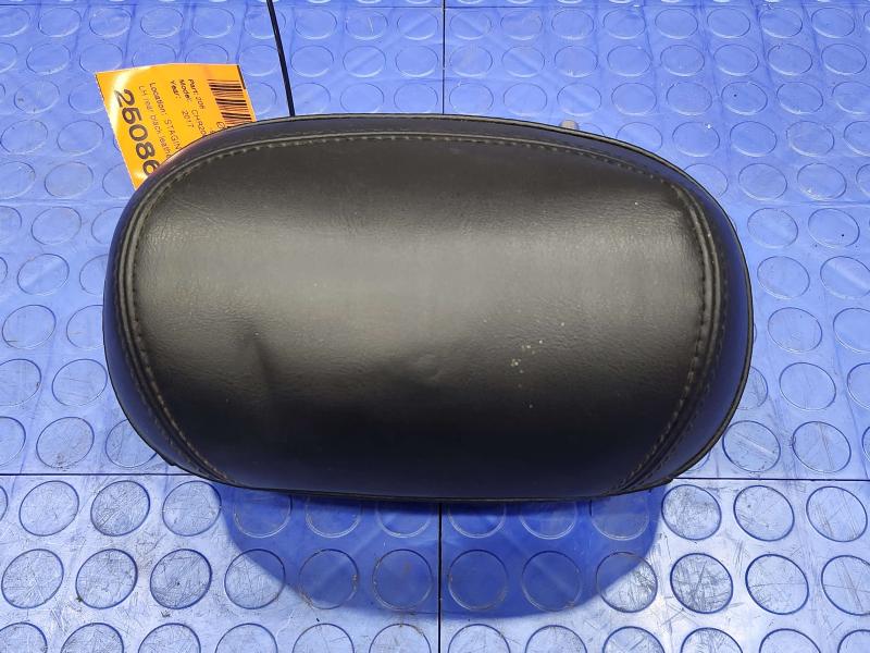 2017 Chrysler 200 Headrest