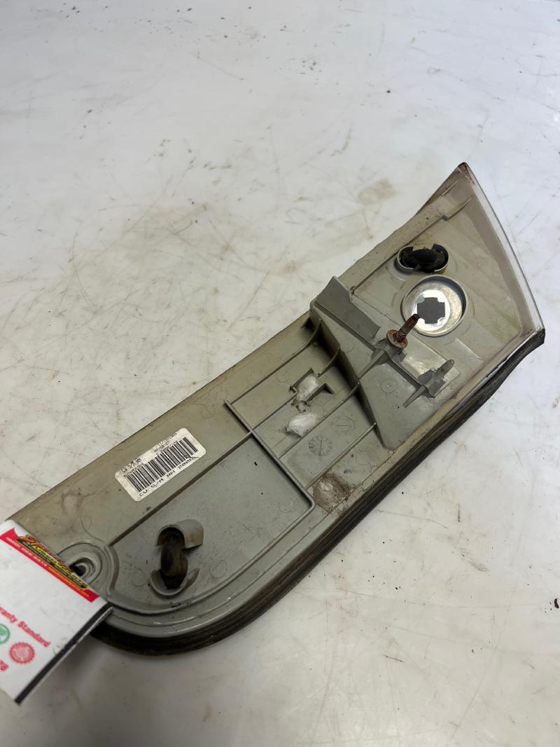 2001 - 2011 Ford Crown Victoria Turn Signal Park Lamp Police ONLY RH Passenger Side OEM 1W7Z15A201AA