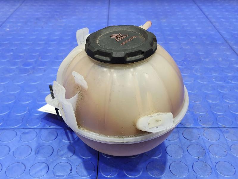 2018 Volkswagen Passat Coolant Recovery Bottle