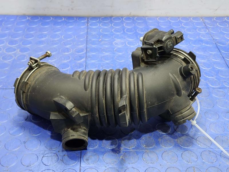 2011 Toyota Camry Air Intake Tube/Resonator