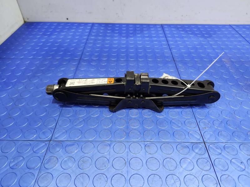 2020 Ford Mustang Jack Assembly