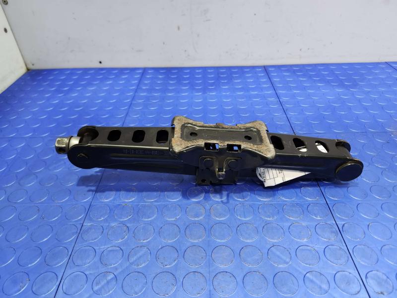 2020 Ford Mustang Jack Assembly