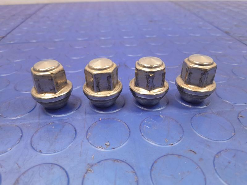 2021 Ford EcoSport Lug Nuts