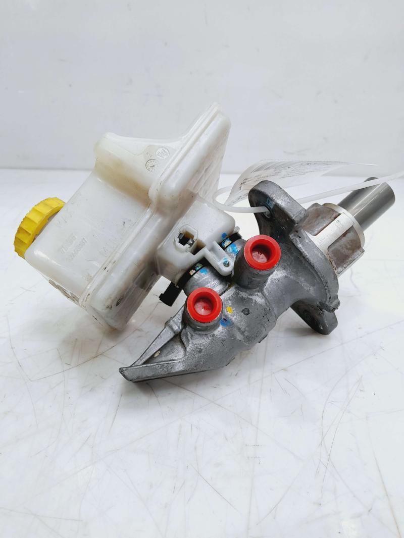 2011 Jeep Grand Cherokee Master Cylinder