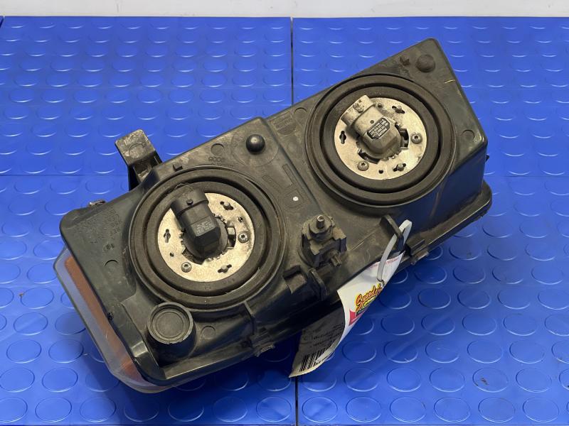 2003 Chevrolet Silverado 2500 Headlamp Assembly