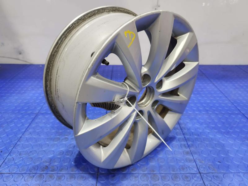 2015 Volkswagen Beetle Wheel