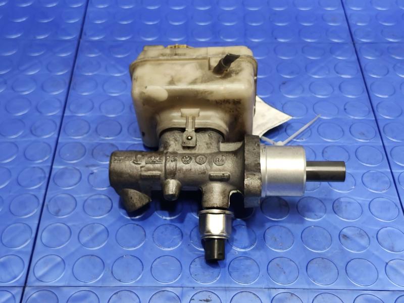 2005 Volkswagen Jetta Master Cylinder