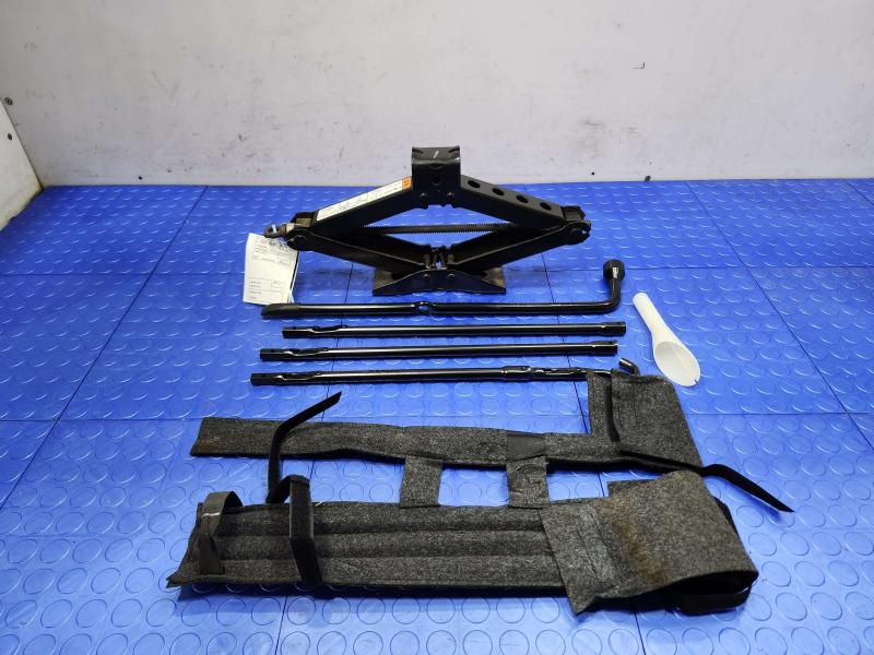 2015 Ford F-150 Jack Assembly