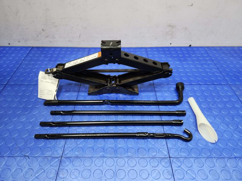 2015 Ford F-150 Jack Assembly