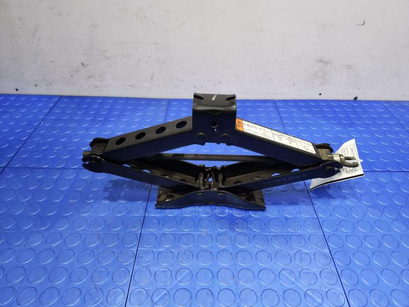 2015 Ford F-150 Jack Assembly