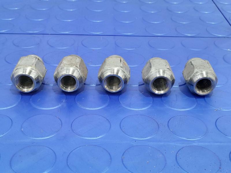 2012 Kia Sorento Lug Nuts