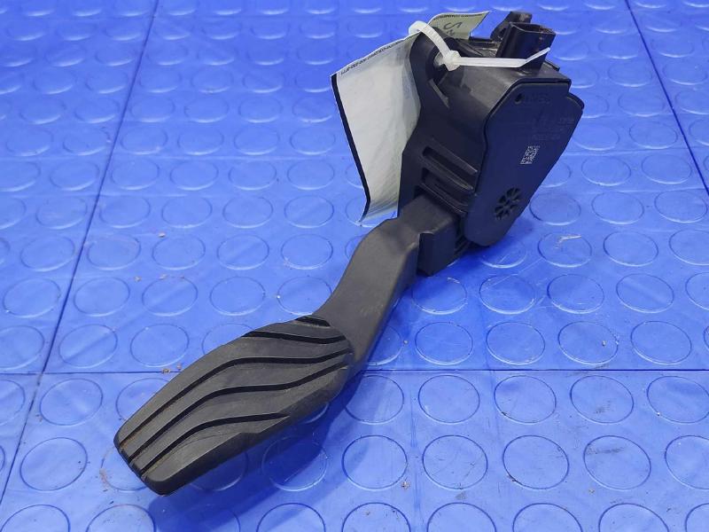 2020-2024 Nissan Versa Accelerator Pedal Assembly with Sensor OEM 180025RA0A