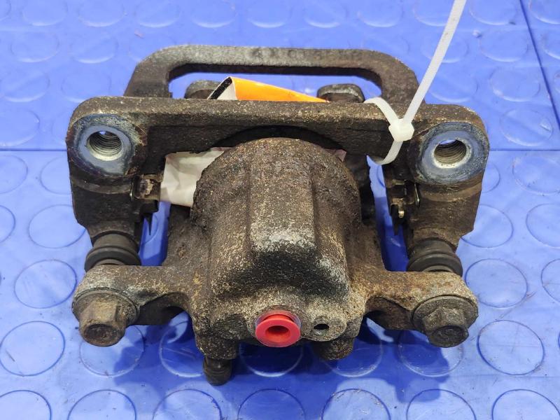 2015 Nissan Rogue Caliper