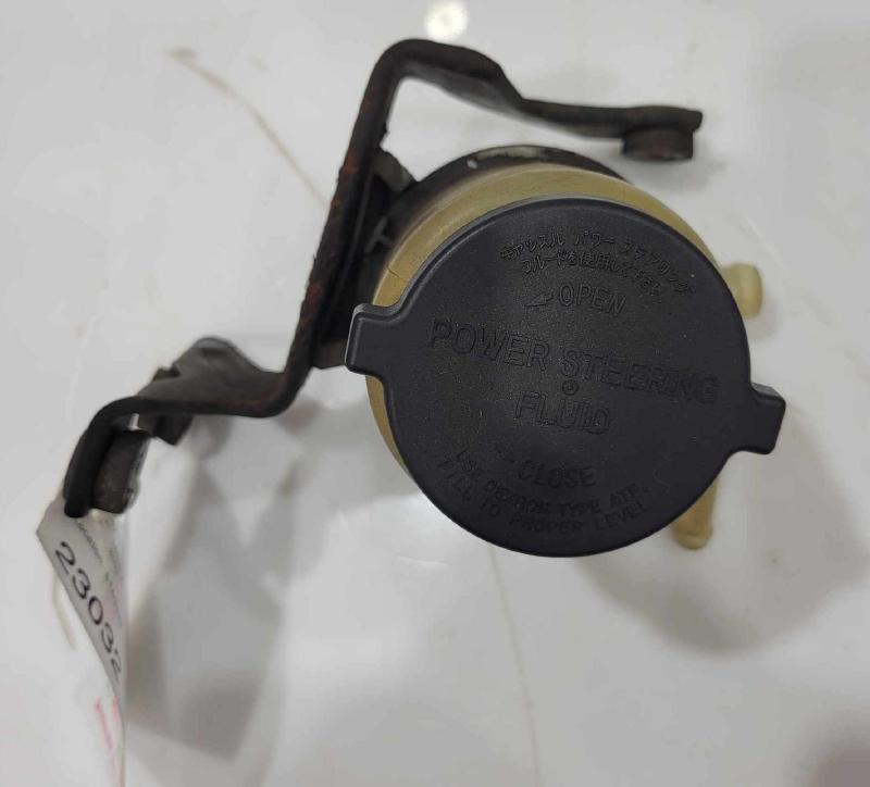 2001 - 2007 Toyota Highlander Power Steering Fluid Reservoir 6 Cyl OEM 4436048030