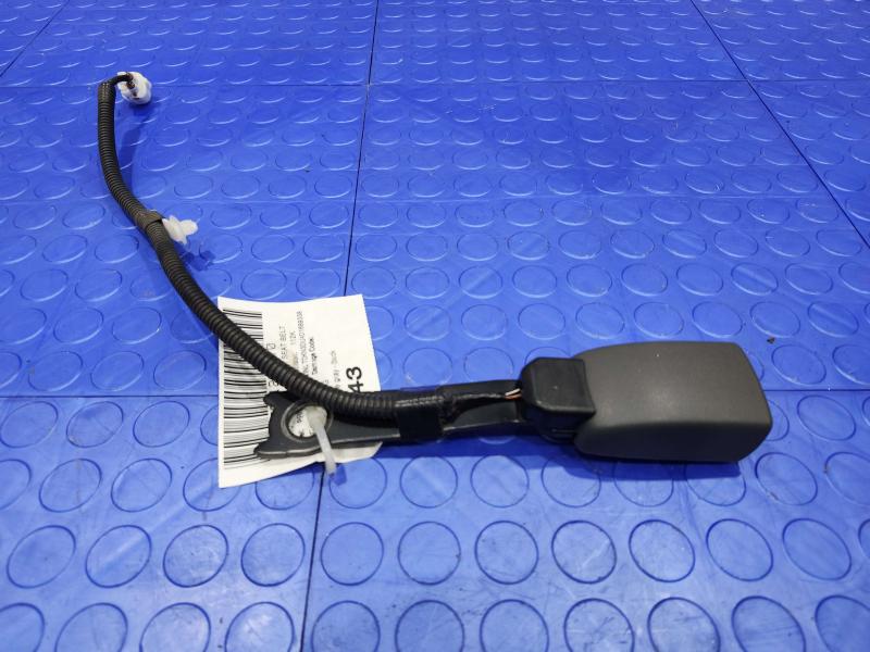 2013 Toyota Prius Front Seat Belt