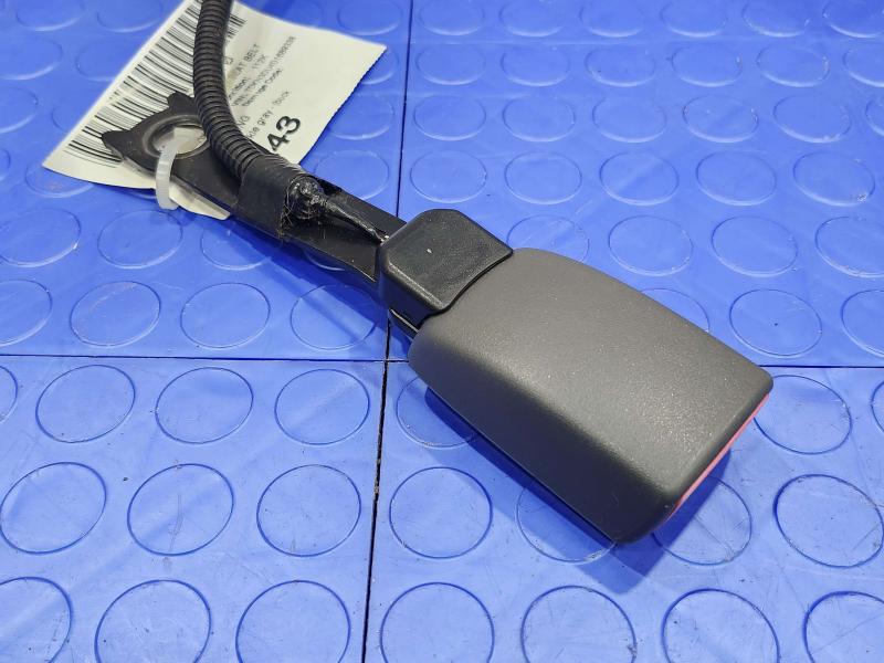 2013 Toyota Prius Front Seat Belt
