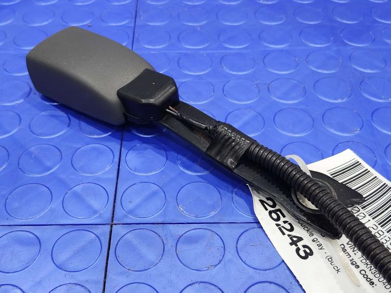 2013 Toyota Prius Front Seat Belt