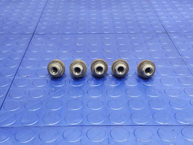 2013 Infiniti FX35 Lug Nuts