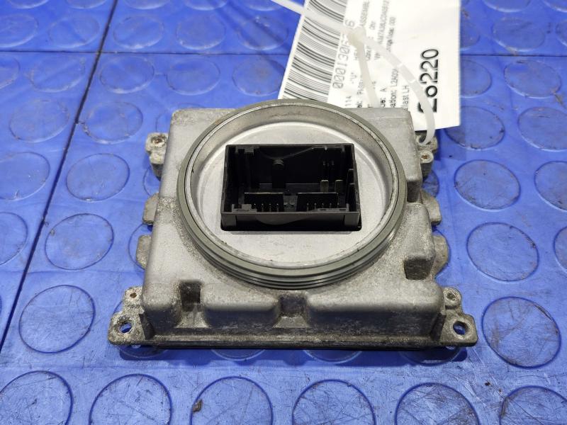 2018 Volkswagen Passat Headlamp Assembly