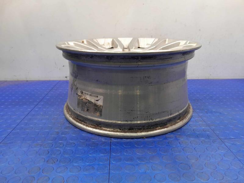 2015 GMC Yukon XL Wheel