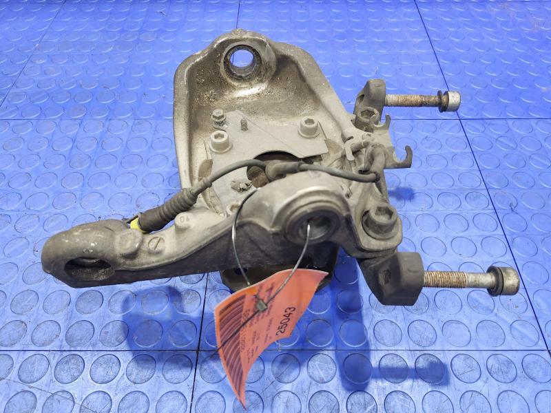 2011 Maserati Quattroporte Spindle Knuckle Front