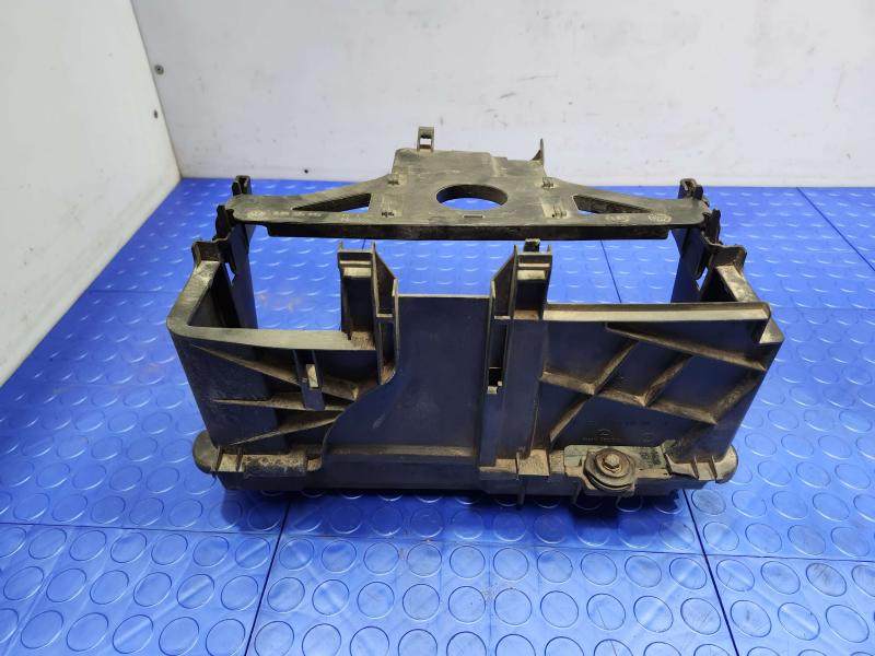 2005 Volkswagen Jetta Battery Tray