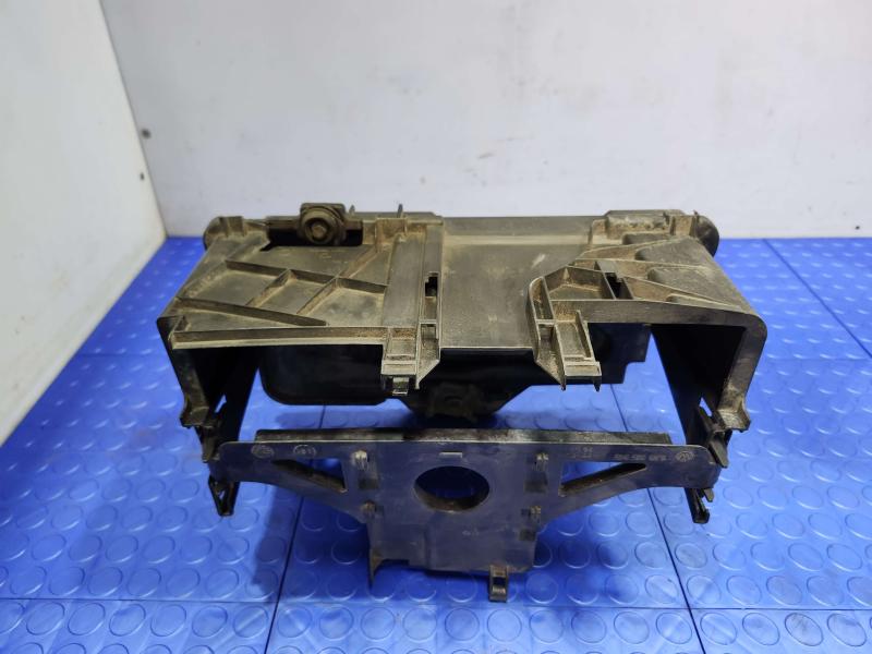 2005 Volkswagen Jetta Battery Tray
