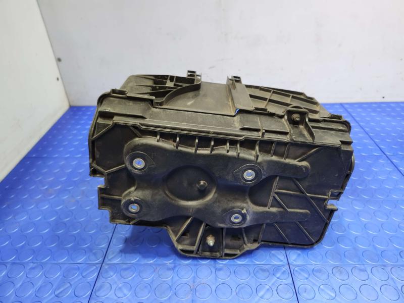 2005 Volkswagen Jetta Battery Tray