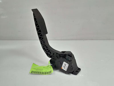 2017 Buick Lacrosse Accelerator Pedal Assembly OEM 23375953
