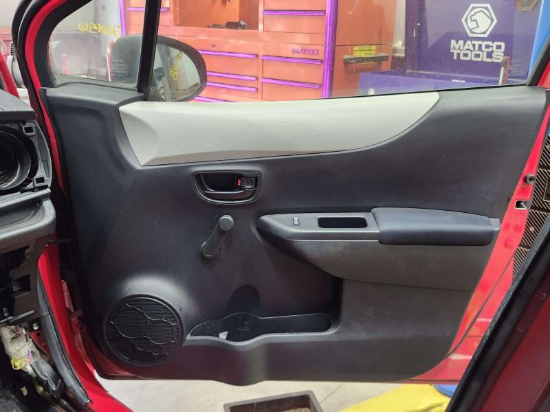 2013 Toyota Yaris Front Door Trim Panel