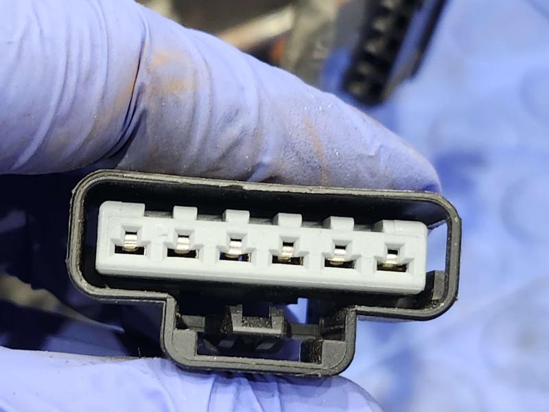2013 Chrysler 300 Seat Track