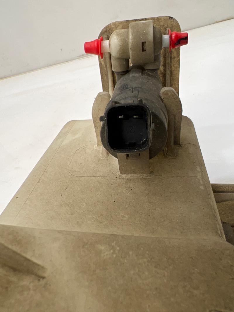 2015 - 2020 Kia Sedona Washer Fluid Reservoir Assembly OEM 98610A9510