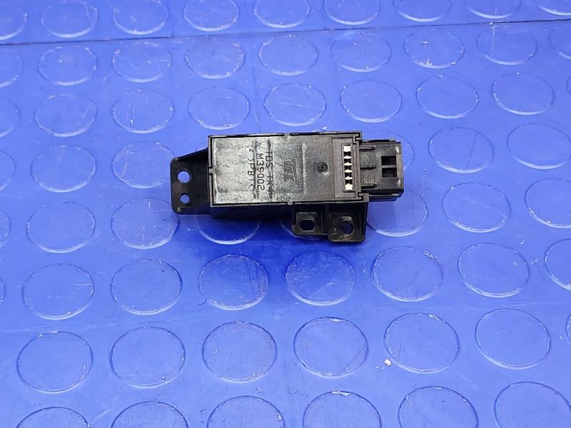 2014-2020 Acura RLX Trunk Lid / Fuel Door Control Switch Genuine OEM 35800TY2A01