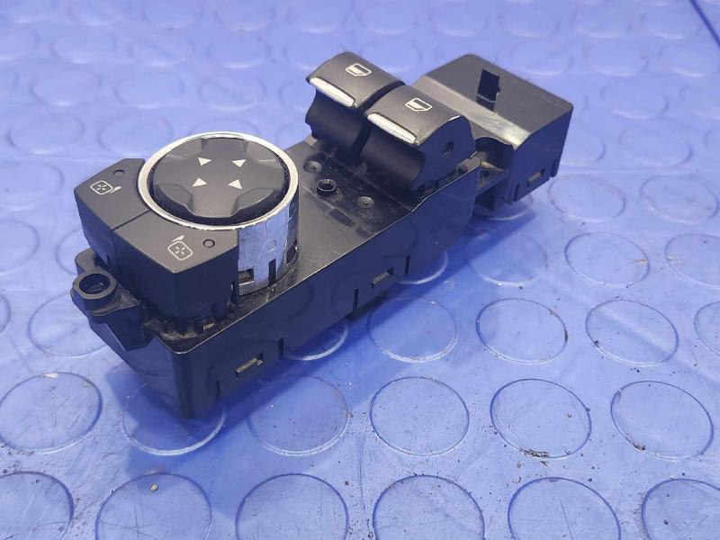 2016 Ford Mustang Door Switch Front