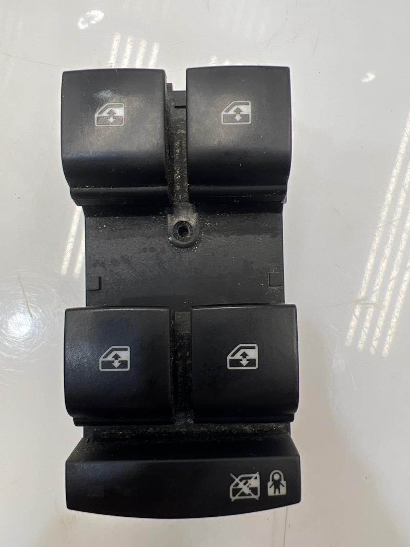 2012 Chevrolet Cruze Door Switch Front