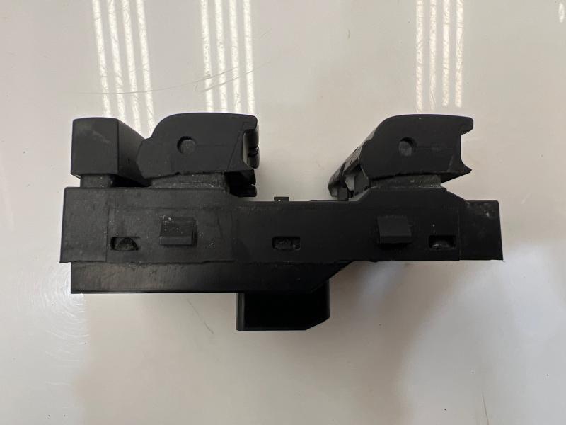 2012 Chevrolet Cruze Door Switch Front