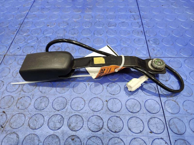 2008 Subaru Legacy Front Seat Belt