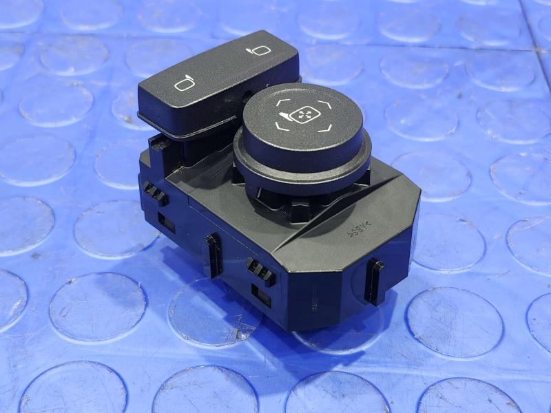 2015 GMC Yukon XL Door Switch Front