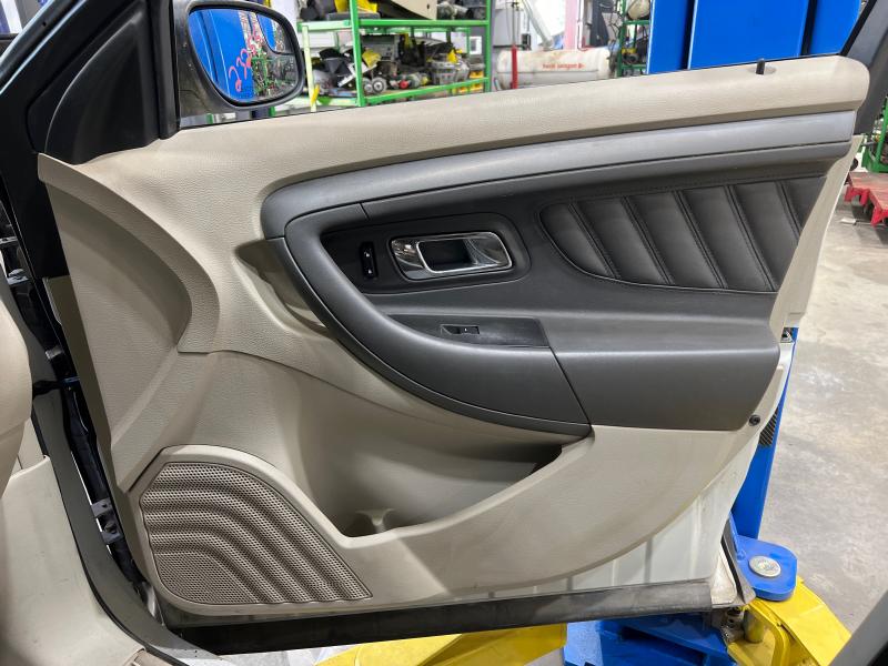 2012 Ford Taurus Front Door Trim Panel